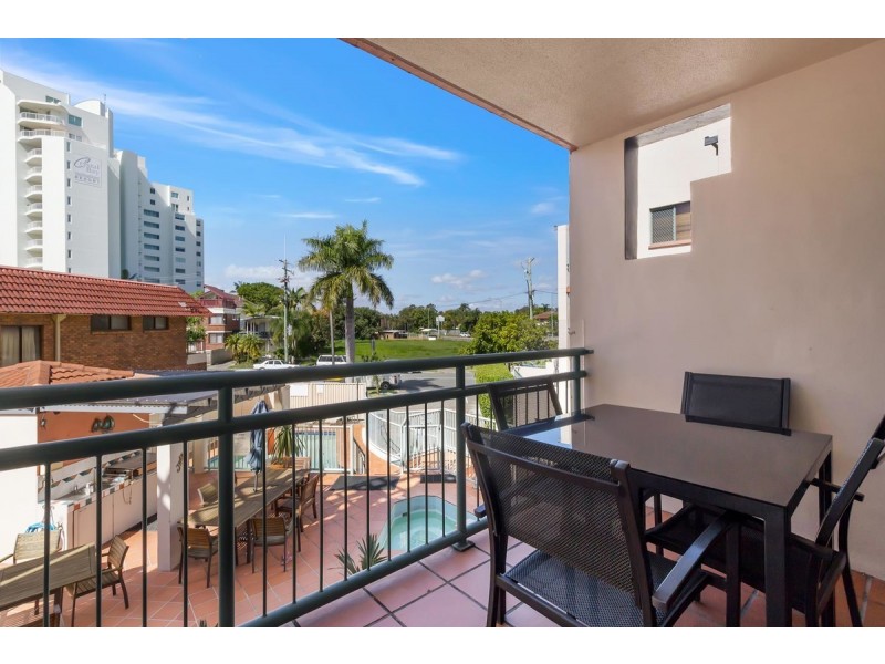 11/7-9 Robert Street, Labrador QLD 4215