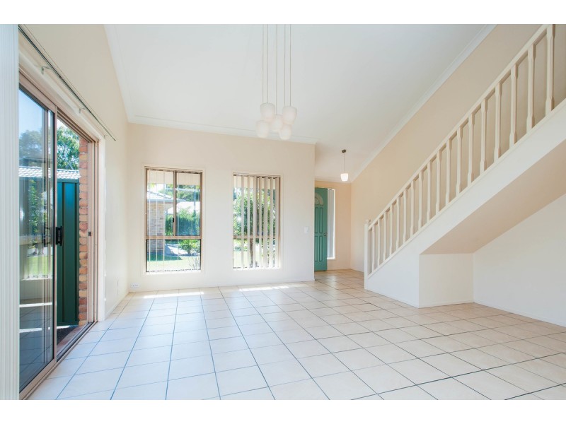 8/284 Oxley Drive, Coombabah QLD 4216