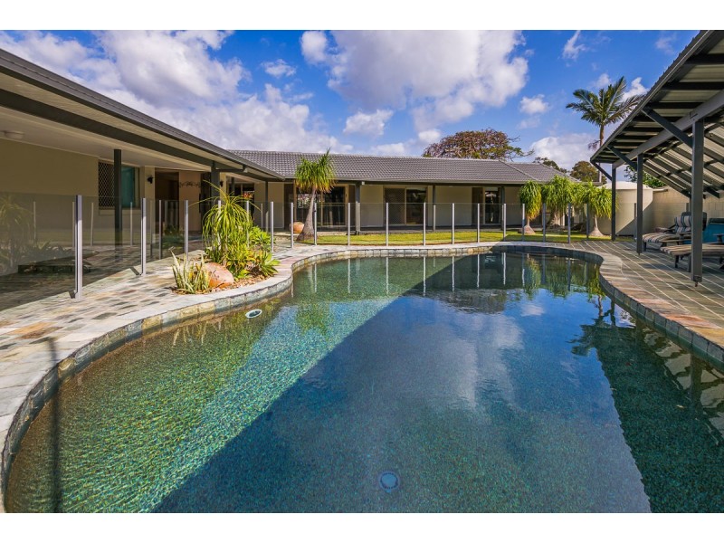 20 Bulolo Avenue, Runaway Bay QLD 4216