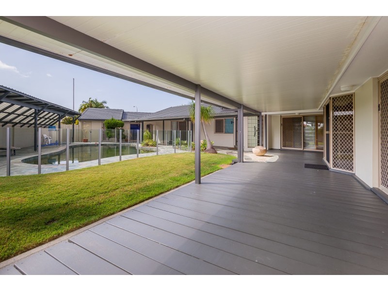 20 Bulolo Avenue, Runaway Bay QLD 4216