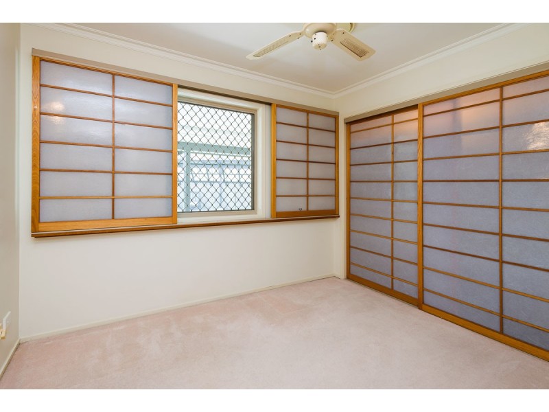 20 Bulolo Avenue, Runaway Bay QLD 4216