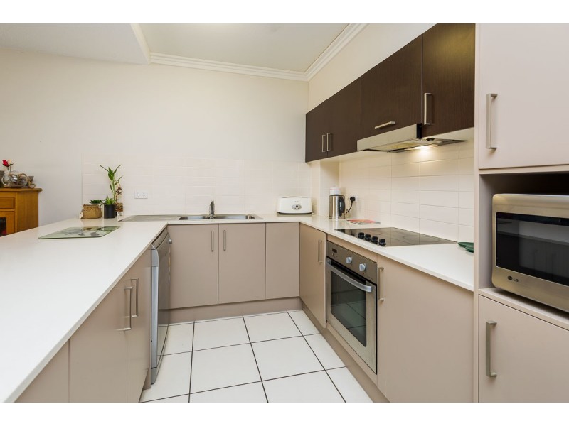 10/8 Proud Street, Labrador QLD 4215