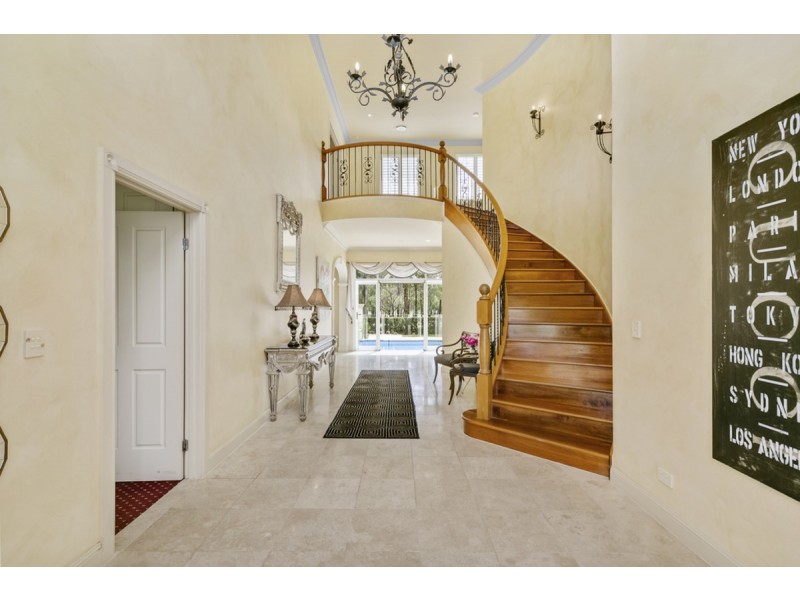 10 Jarvis Place, Arundel QLD 4214