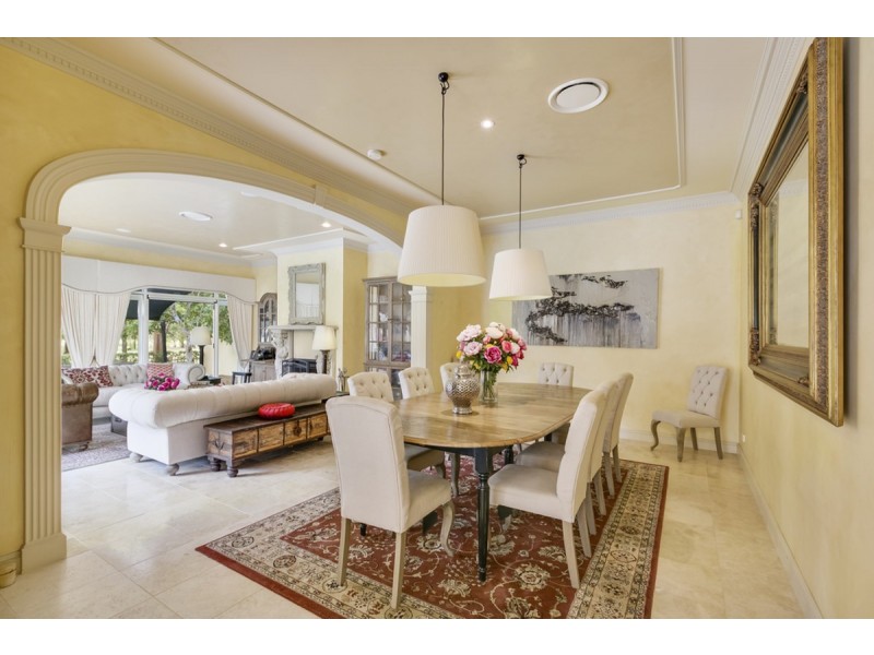 10 Jarvis Place, Arundel QLD 4214