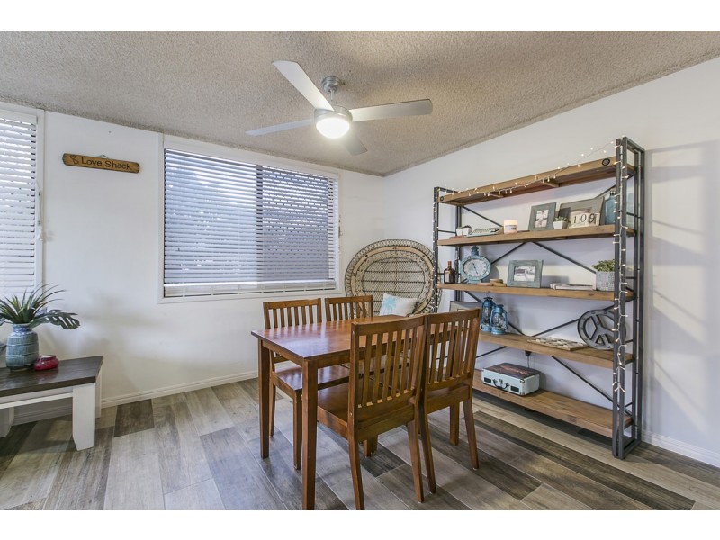 2/6 Parker Street, Labrador QLD 4215