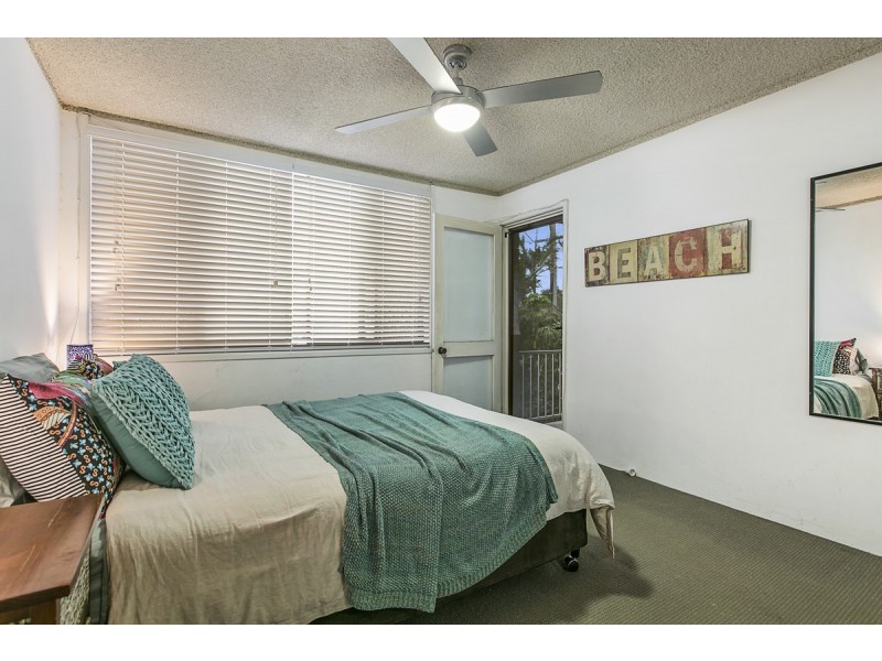 2/6 Parker Street, Labrador QLD 4215