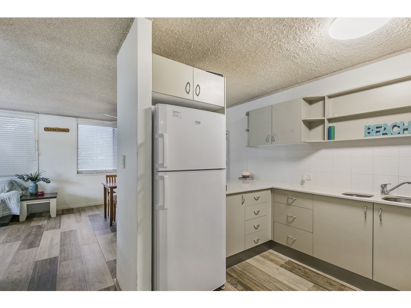 2/6 Parker Street, Labrador QLD 4215