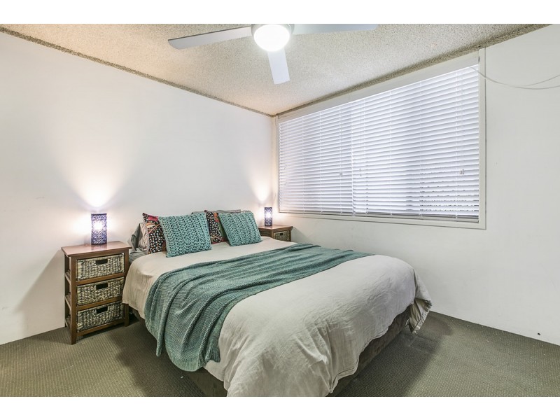 2/6 Parker Street, Labrador QLD 4215