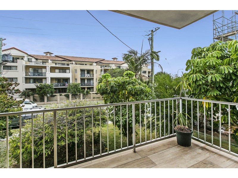 2/6 Parker Street, Labrador QLD 4215