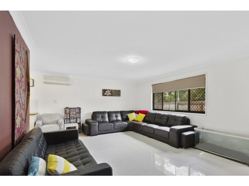 2/32 Proud Street, Labrador QLD 4215