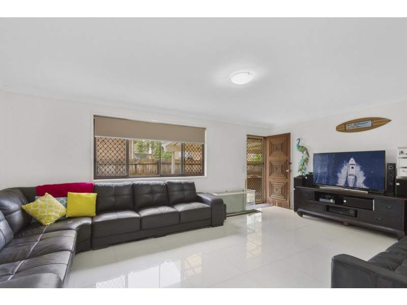 2/32 Proud Street, Labrador QLD 4215