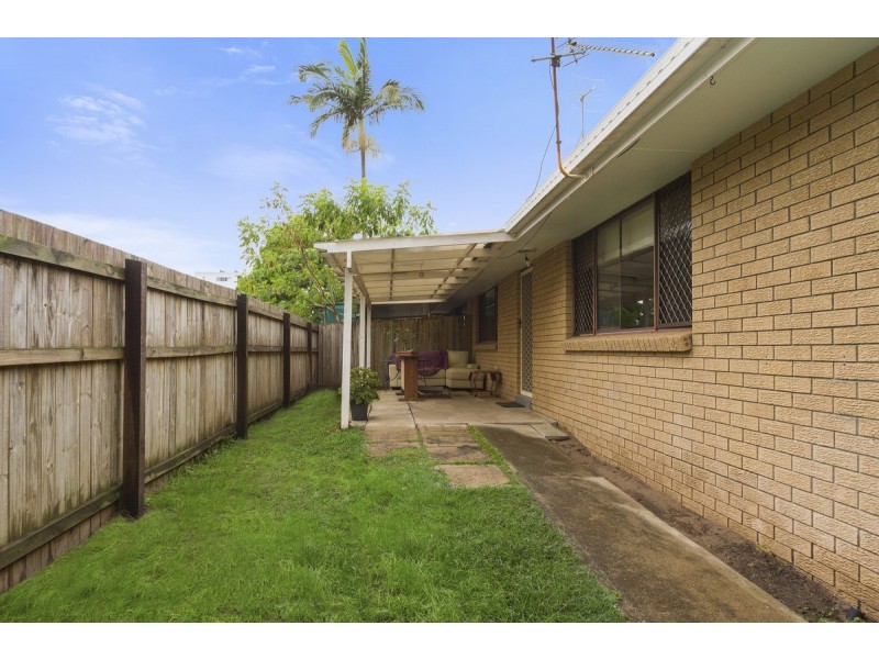 2/32 Proud Street, Labrador QLD 4215