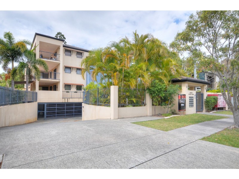 4/31 Middle Street, Labrador QLD 4215