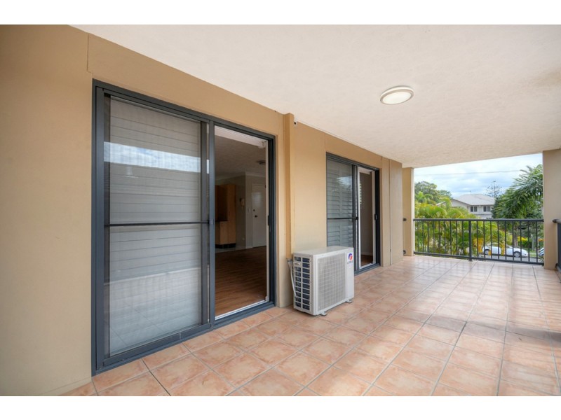 4/31 Middle Street, Labrador QLD 4215