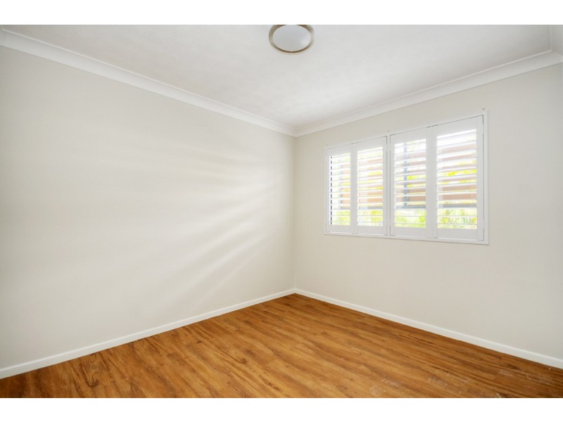 4/31 Middle Street, Labrador QLD 4215