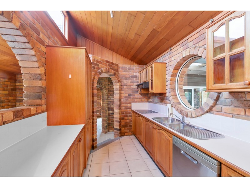 297 Central Street, Arundel QLD 4214