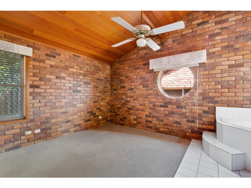 297 Central Street, Arundel QLD 4214