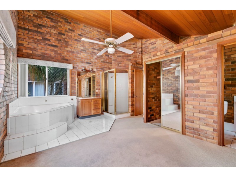 297 Central Street, Arundel QLD 4214