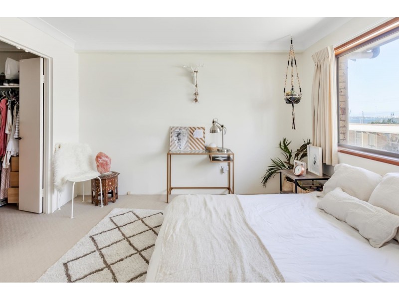 9/250 Marine Parade, Labrador QLD 4215