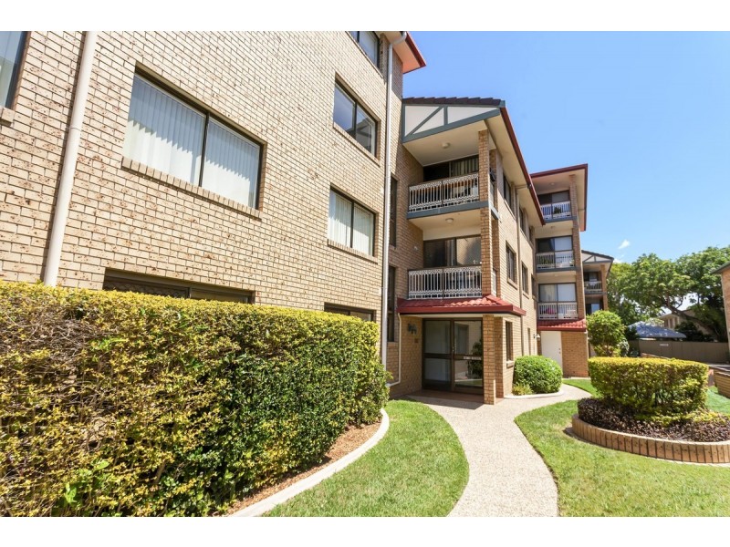 9/250 Marine Parade, Labrador QLD 4215