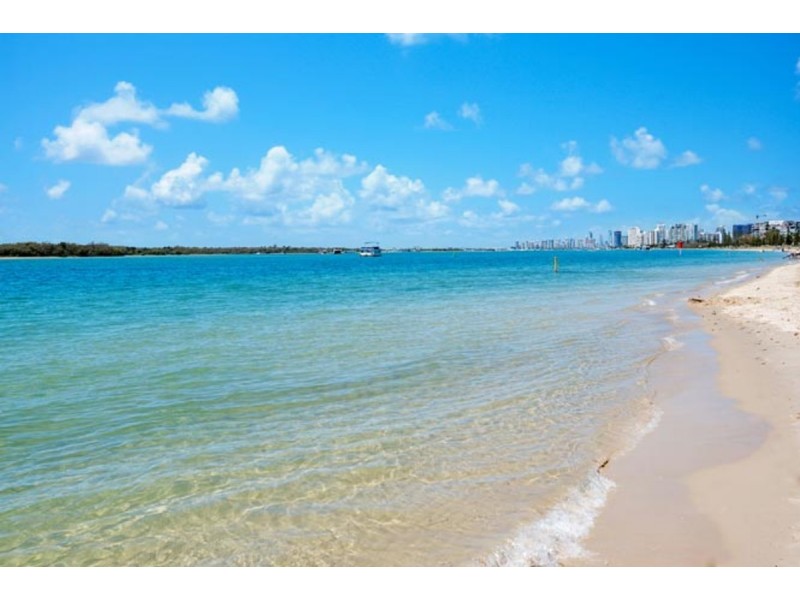 9/250 Marine Parade, Labrador QLD 4215