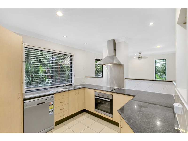 2/58 Ward Street, Southport QLD 4215