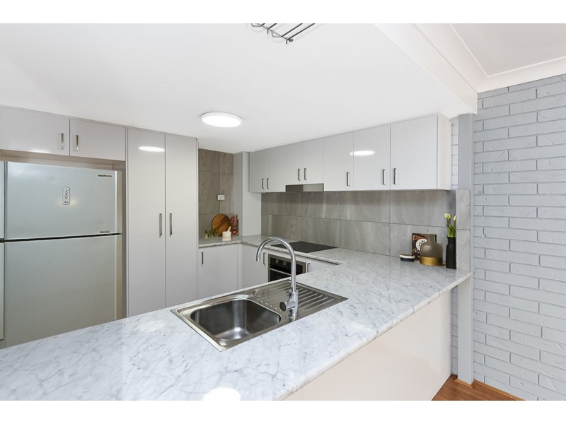 22/71 Olsen Avenue, Labrador QLD 4215