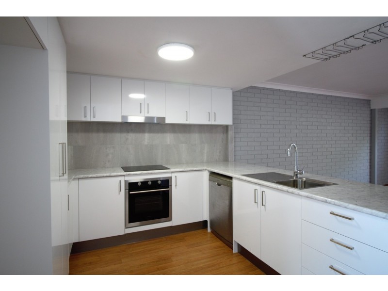 22/71 Olsen Avenue, Labrador QLD 4215