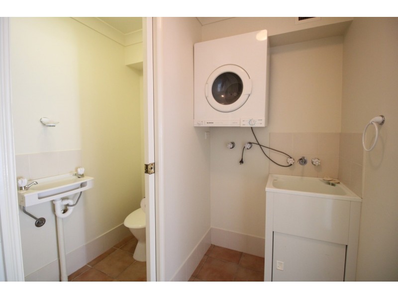 8/400 Pine Ridge Road, Runaway Bay QLD 4216