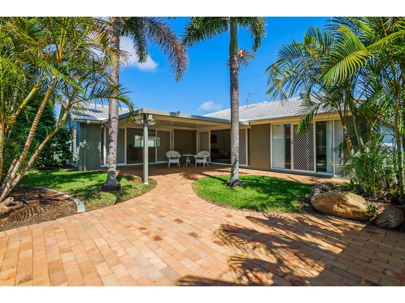 99 Limetree Parade, Runaway Bay QLD 4216