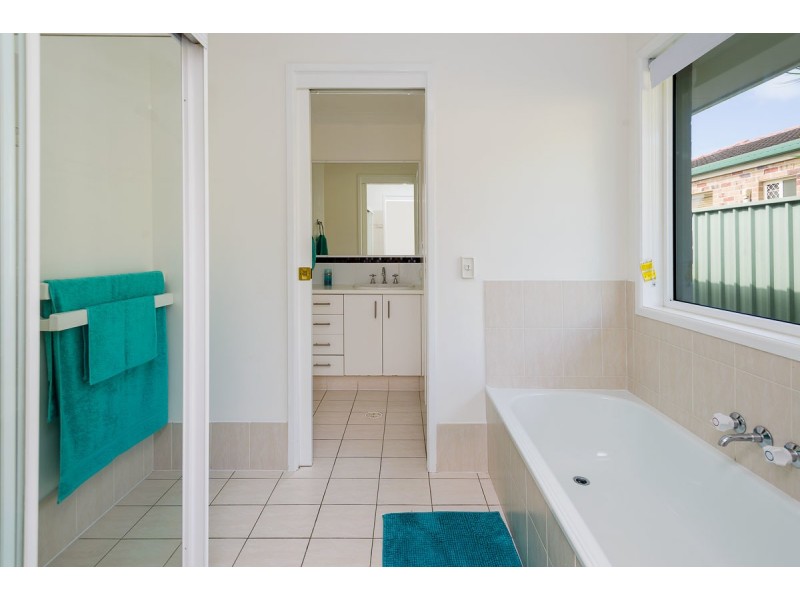 99 Limetree Parade, Runaway Bay QLD 4216