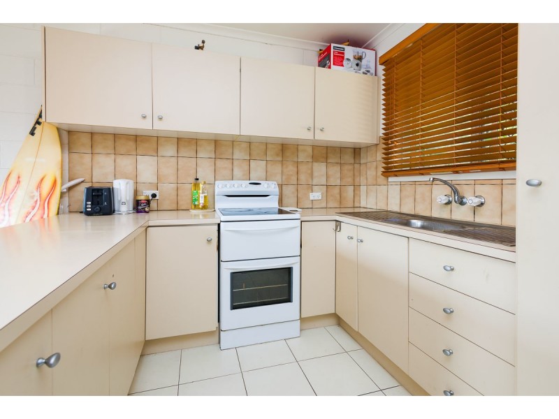 1 & 2/41 Errol Avenue, Paradise Point QLD 4216