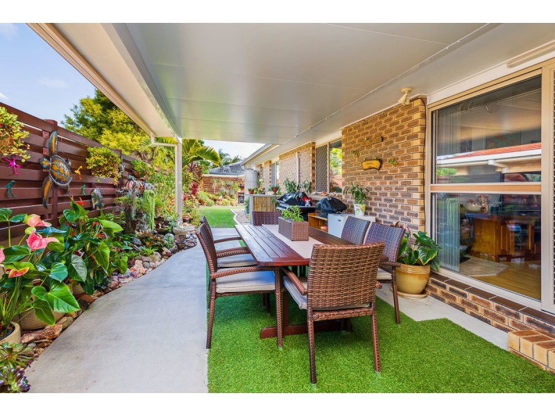 1 & 2/20 Drake Avenue, Paradise Point QLD 4216