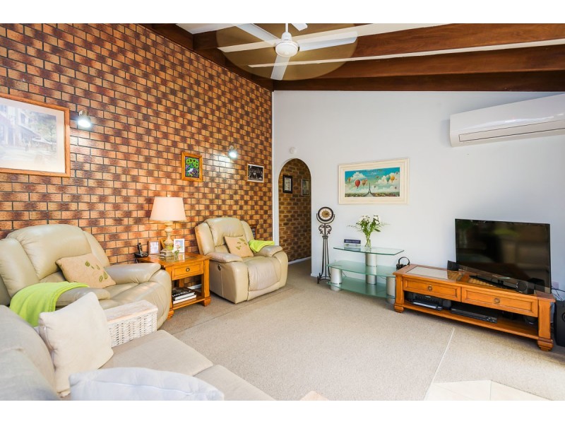 1 & 2/20 Drake Avenue, Paradise Point QLD 4216