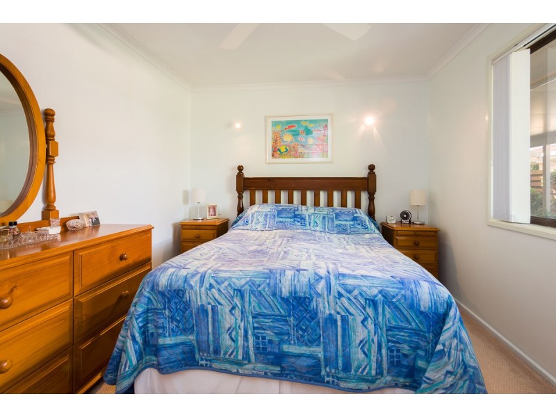 1 & 2/20 Drake Avenue, Paradise Point QLD 4216