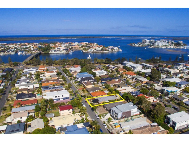 1 & 2/20 Drake Avenue, Paradise Point QLD 4216