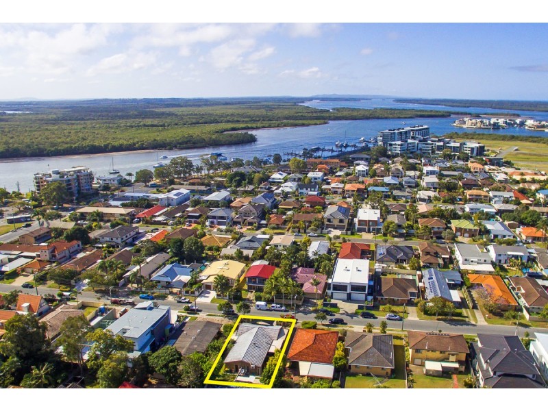 1 & 2/20 Drake Avenue, Paradise Point QLD 4216