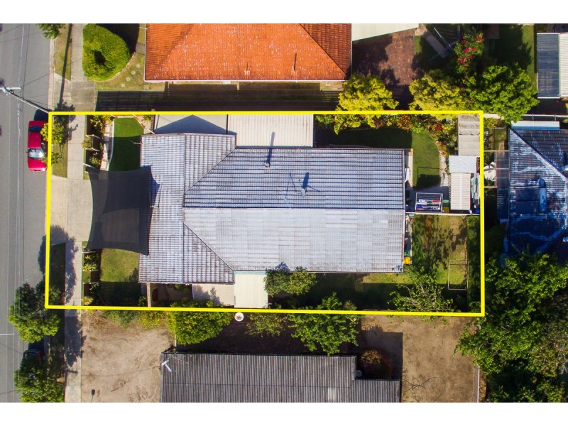 1 & 2/20 Drake Avenue, Paradise Point QLD 4216