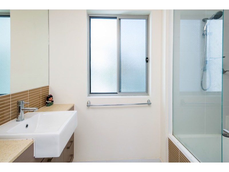 823/64-68 Sickle Avenue, Hope Island QLD 4212