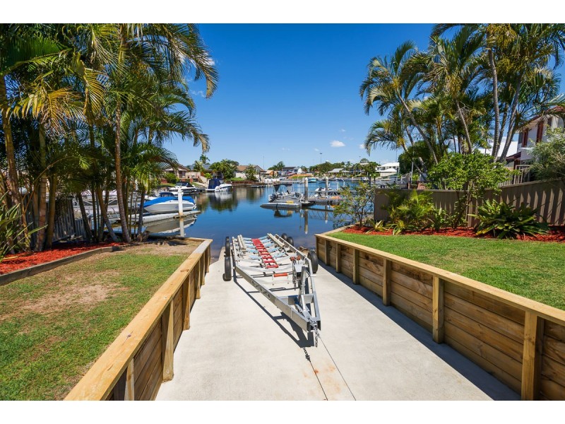 249 Morala Avenue, Runaway Bay QLD 4216