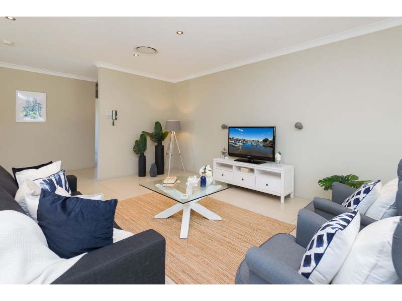 249 Morala Avenue, Runaway Bay QLD 4216