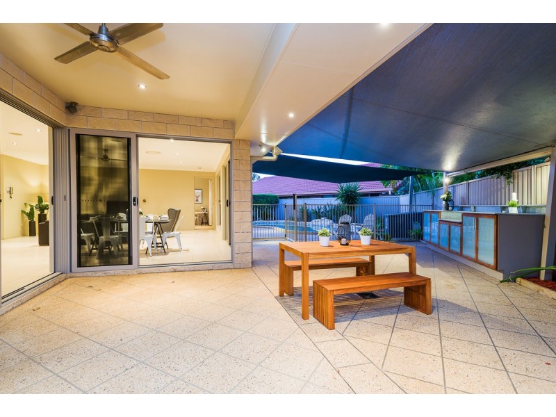 249 Morala Avenue, Runaway Bay QLD 4216