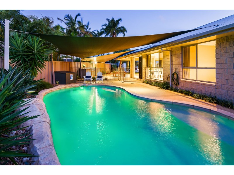 249 Morala Avenue, Runaway Bay QLD 4216