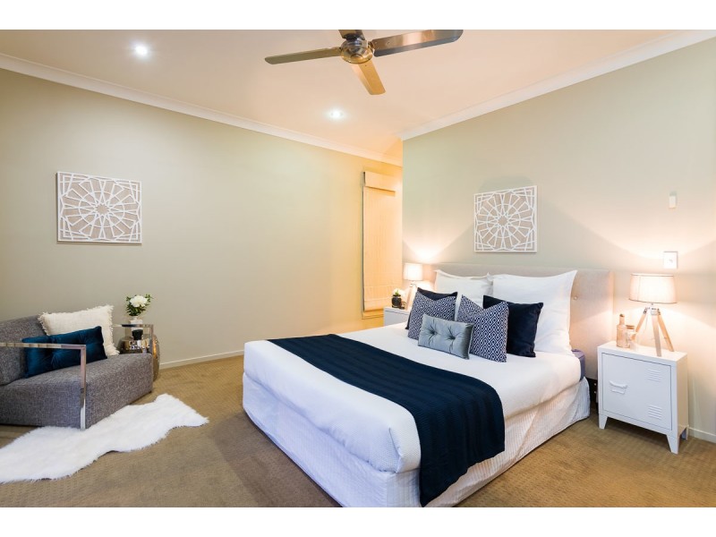 249 Morala Avenue, Runaway Bay QLD 4216