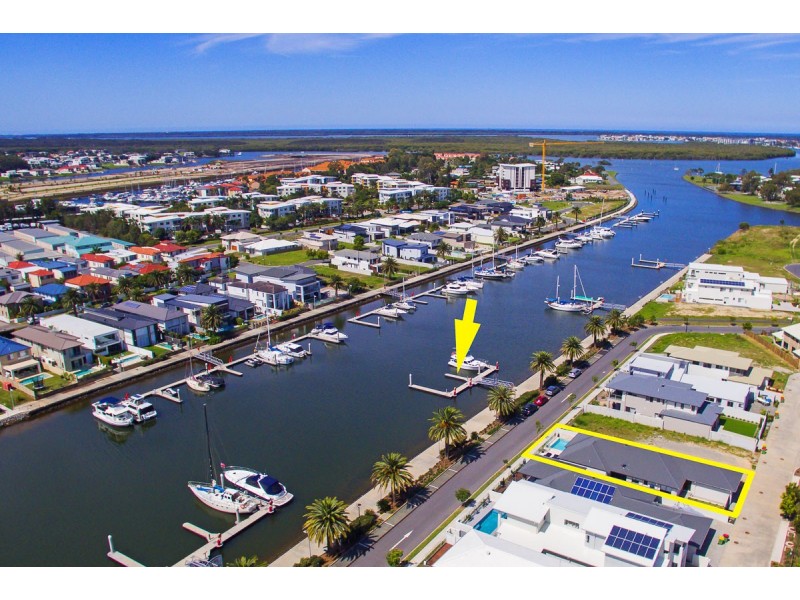 18 North View Street, Hope Island QLD 4212