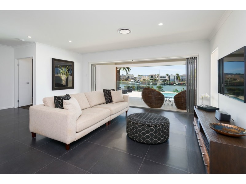 18 North View Street, Hope Island QLD 4212