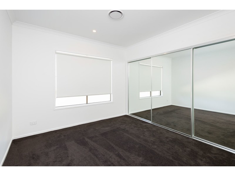 18 North View Street, Hope Island QLD 4212