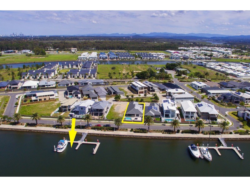 18 North View Street, Hope Island QLD 4212