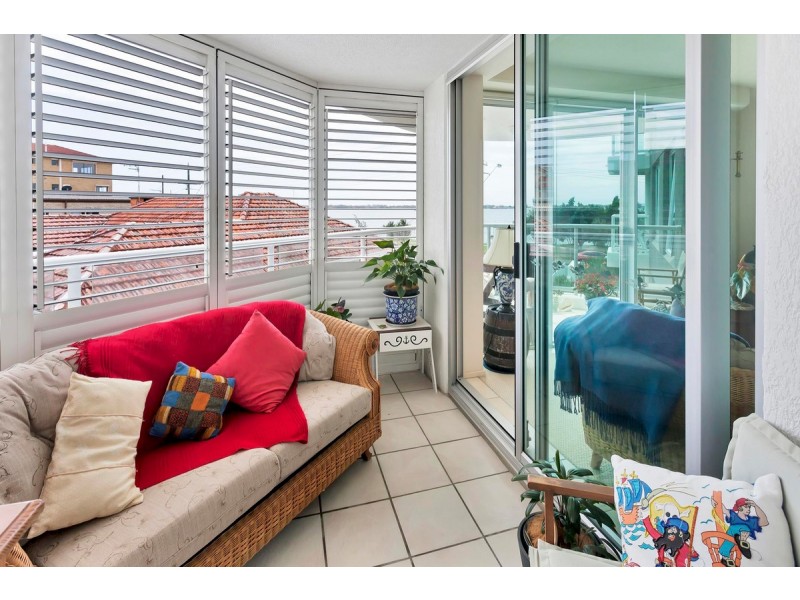 4/242-244 Marine Parade, Labrador QLD 4215