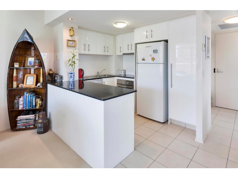 4/242-244 Marine Parade, Labrador QLD 4215